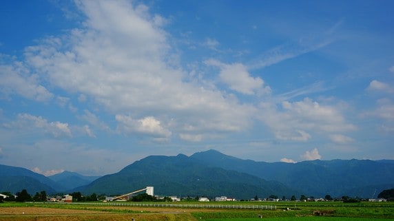 職場の同僚・知人の「山本さん」、実はとんでもない出自かも