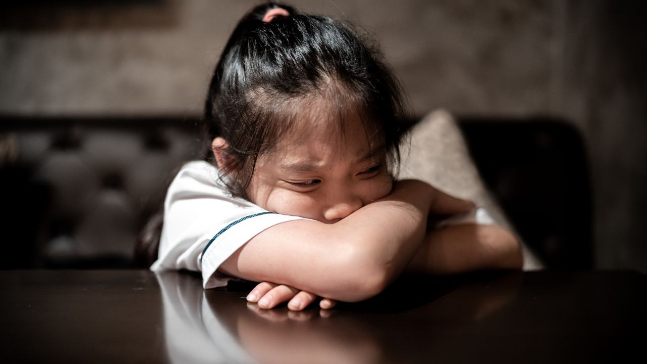 10歳のわが子がドラッグストアで万引き…親は「厳しく叱る」が正解か?【ハーバード大学名誉教授の回答】